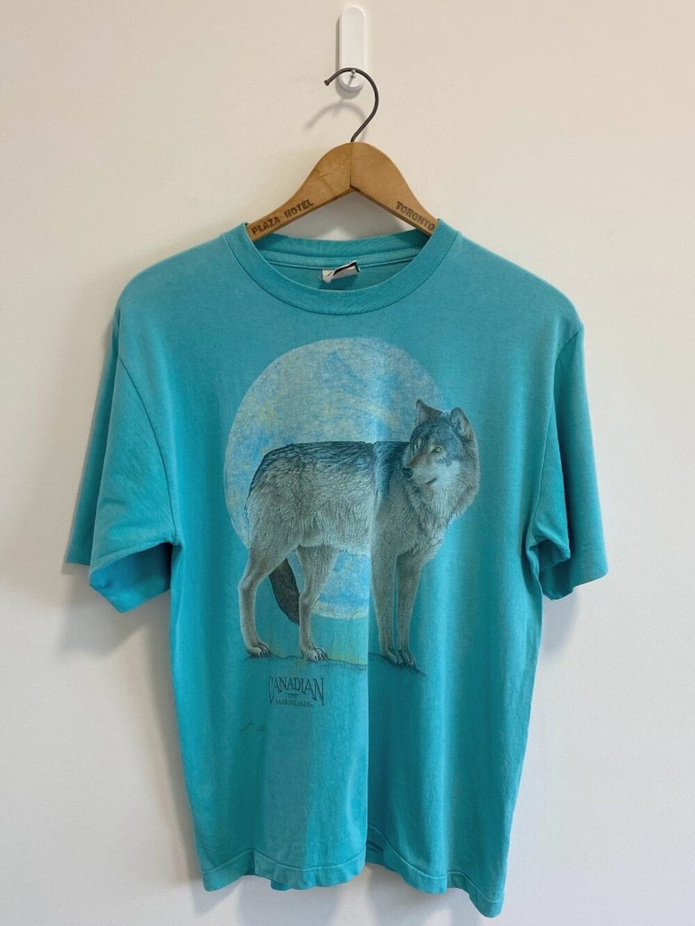 Vintage Turquoise Wolf Graphic T-Shirt / 90s / 100% Cotton / Made in Canada